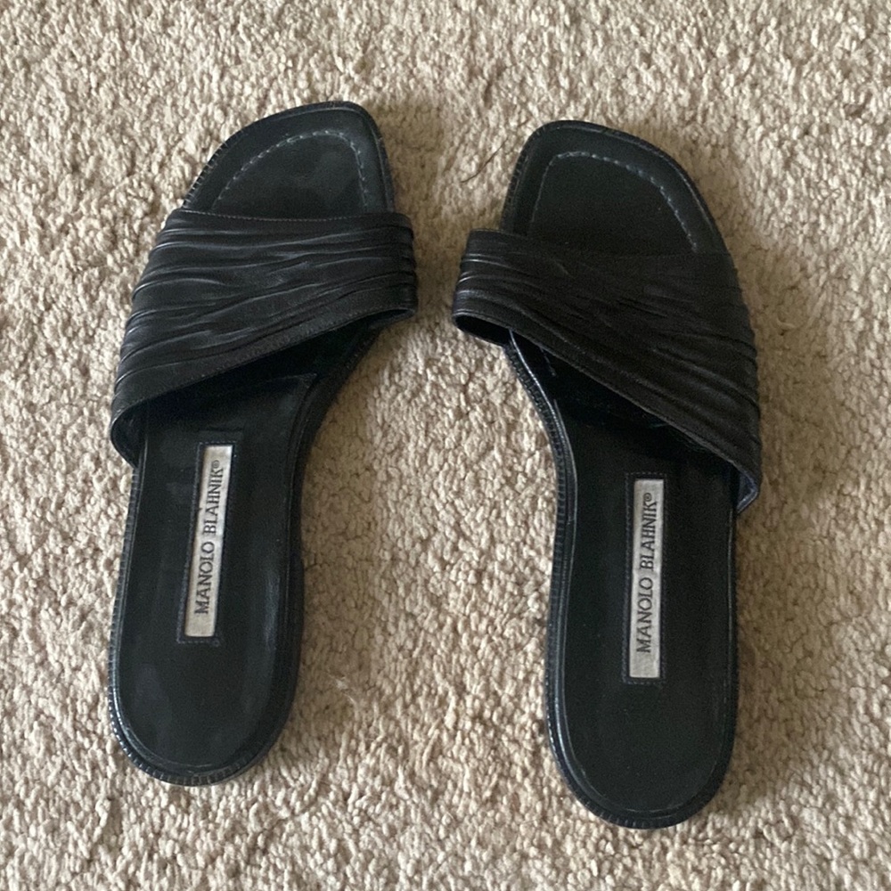MANOLO BLAHNIK slider sandals black sz 36.5
